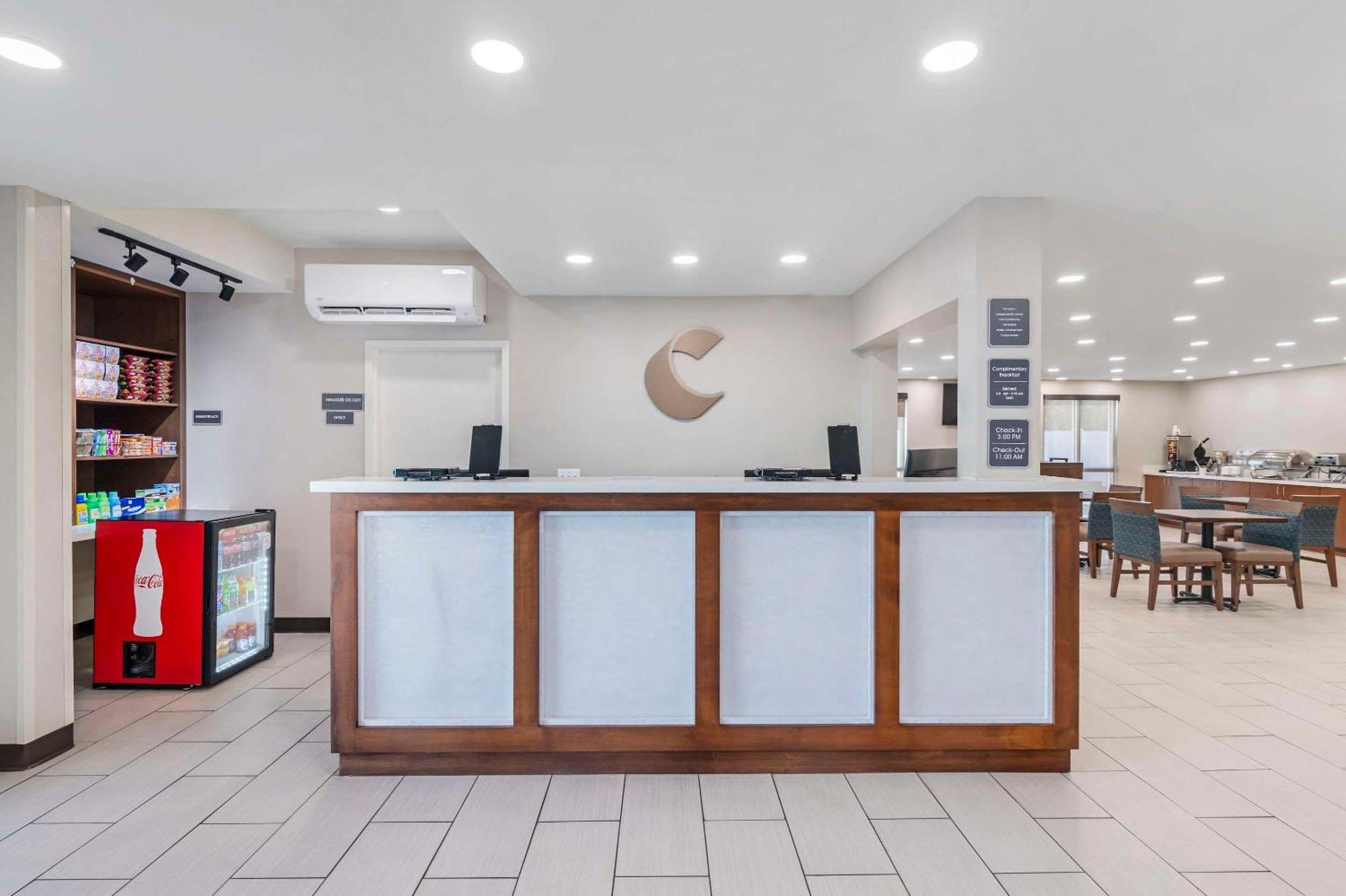 Comfort Inn & Suites 브런즈윅 외부 사진